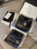 Comes with box Size: 20*20cm Chanel Mini 22Bag The smaller version of 22Bag loo