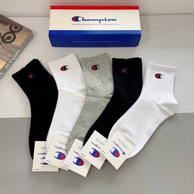 A box of 5 pairs of Champion's new socks, including packaging! Five pairs per bo