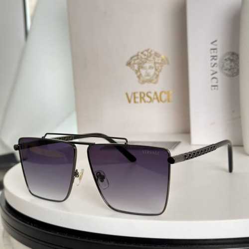 Versac* Model: Ve6764 Size: 61 ports 11-145