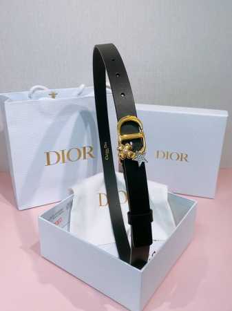 Dior Montaigne Lucky Charms, 20mm Belt Buckle. This model, featuring an aged gol - Click Image to Close