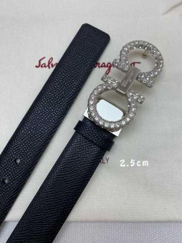 Ferragamo 25mm metal Gancio double buckle, women's double-sided cowhide leather,