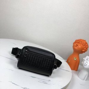 This Bv counter-style waist bag is hand-woven from strong, flexible imported wa