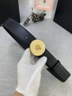 Width: 4.0cm This Versace belt features the iconic Versace Medusa head buckle, a
