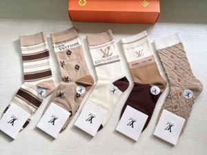 Special Louis Vuitton new stockings, five pairs per box, jacquard classic logo,