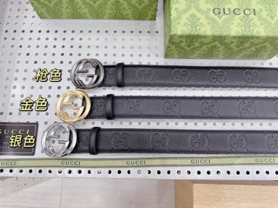 Gucci's Interlocking GG is highlighted with high-gloss hardware, a nod to the br