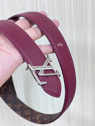 Flowergram Reversible Belt: This belt combines Monogram canvas and Monogram embo
