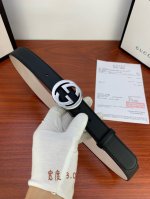 Gucci This slim belt is made of shaved small-grain cowhide leather and features