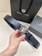 Width 3.8Cm This Versace belt is made in Italy from soft Greca embossed leather