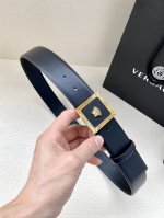 Width 4.0Cm Versace Head Logo: The 3D Decoration On The Belt Buckle Is A Square
