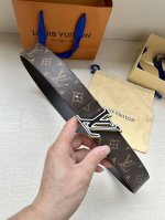 Lv Speed Double-Sided Belt With Contrasting Metal Buckles Exudes A Dynamic Style