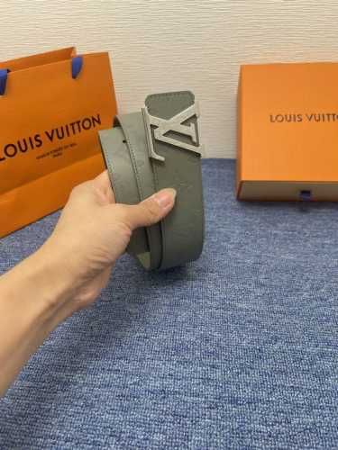 Louis Vuitton Classic Original Quality, Lychee-Textured Embossing Paired With Or