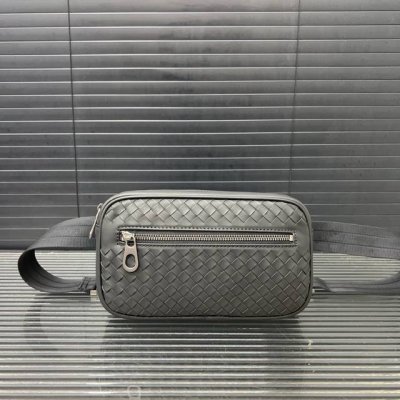 Bottega Veneta Bv hand-woven men's waist bag, shoulder bag, crossbody bag, class