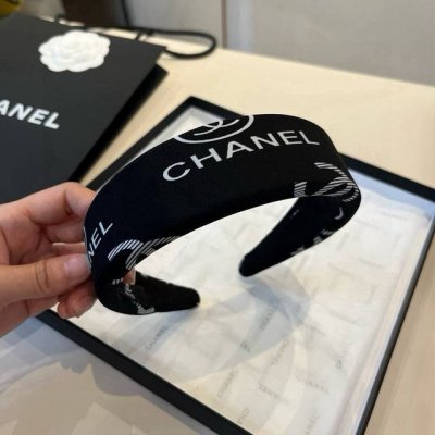 Chanel headband