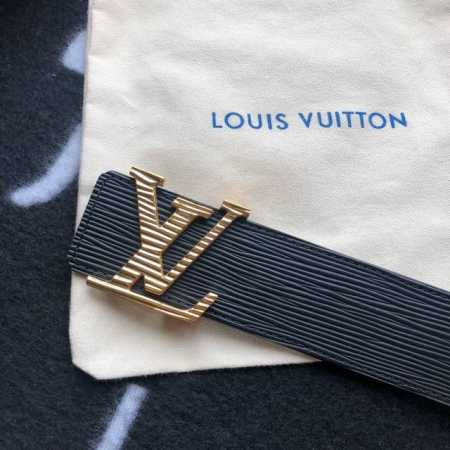 Original quality Lv Initiales. 40mm black ripple belt Serial number: M9229. 652 - Click Image to Close