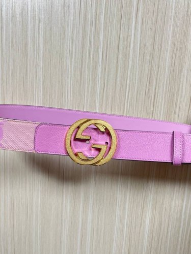 4.0 Wide New Style: A delicate color palette cleverly blends Renaissance aesthet