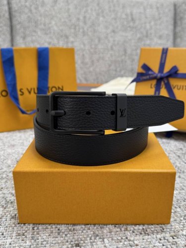Louis Vuitton LV belt, pebbled leather series, original factory hardware, exquis