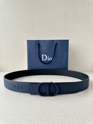 Width 3.5Cm Dior's belt buckle is crafted from stainless steel with a navy blue