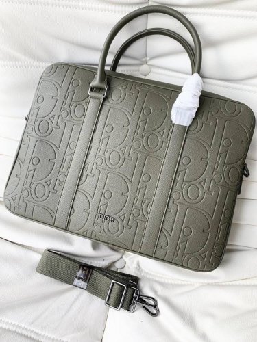 Dior - Dior's latest men's briefcase, synced with the official website. Made of