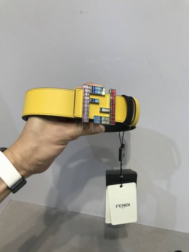 Delivered with original packaging. New Fd model, 35mm wide, supports NFC chip sc