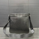 Bottega Veneta hand-woven men's shoulder bag crossbody bag classic and versatile