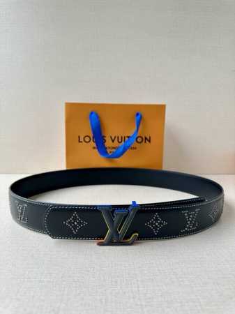 Special This Size 4.0 Wide Lv Belt Is Made Of Smooth Leather And Is Decorated Wi - Click Image to Close