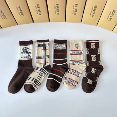 Special packaging for Burberry's new mid-length slouch socks! Five pairs per box