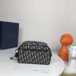 The most premium version on the market. Compare toiletry bag. Beige and black O