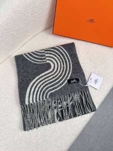 H's shop. New curved cashmere scarf, highly recommended! A rare high-end style!