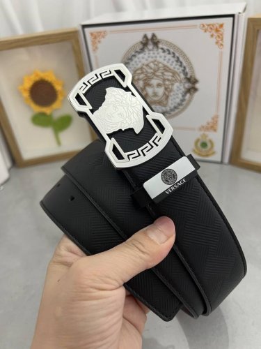 Product name: Versace. Versace Material: Original cowhide belt 100% first-layer