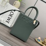 Lw520 Limited Edition The Standard A5 Tote is simple yet striking, featuring a c