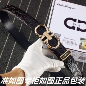 Product Name: Ferragamo Wood Crocodile Pattern Model: Please look for the counte