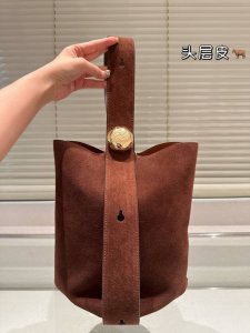 The texture of this suede Pebble is absolutely amazing.