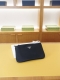 Prada 's official website synchronized high-end clutch bag is a global hit. Made