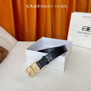 Balenciaga is made of imported calfskin and paired with pure copper retro hardwa