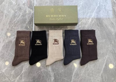 Specially packaged Burberry cashmere embroidered mid-length slouch socks by Ddd!