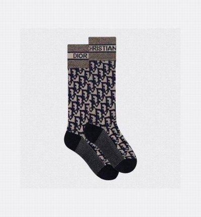 Comes with packaging, one pair per box. Dior super popular trendy socks, Dior o