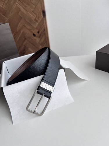 Bv latest men's belt, double-sided original Italian pebbled calfskin with a slig