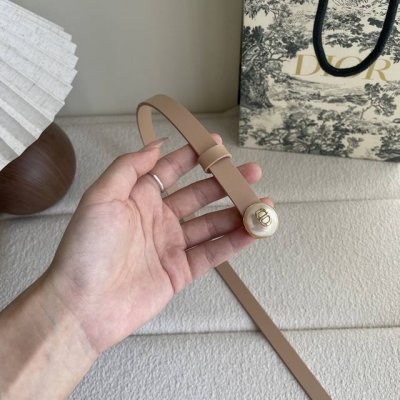 1941161FFF #Dior's new belt is made of smooth cowhide, with a shiny pearl-finish