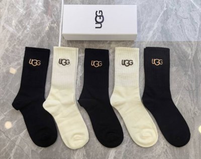 Specially packaged Ugg cashmere mid-length slouch socks! Five pairs per box, sam
