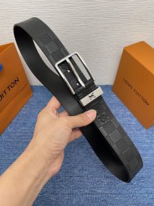 BrandLv 3.5Cm 550 113 Description: This belt with Lv buckle is lined with buffal