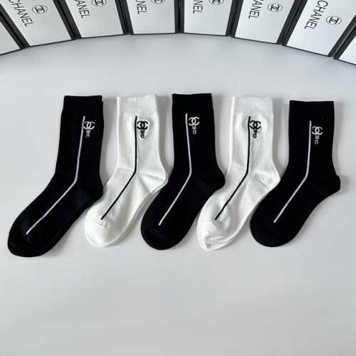 Specially packaged Chanel new embroidered mid-length slouch socks! Five pairs pe