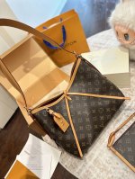 Gift box packagingLouis Vuitton Lv Carryall new commuter bag is both stylish and
