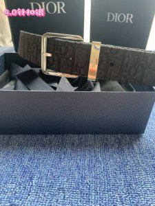 40mm Dior Oblique Jacquard Style A belt that combines elegance and style. The bl