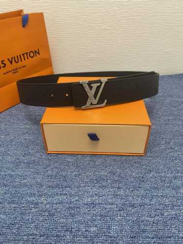 Louis Vuitton Classic Original Quality, Lychee-Textured Embossing Paired With Or