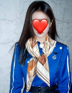 High-end version of Fendi 2025. This year's best-looking silk scarf is undeniab