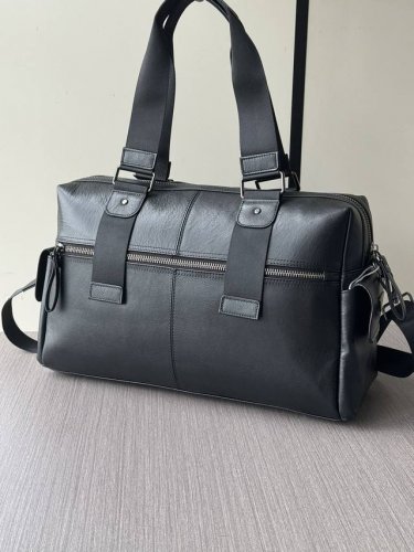 The latest and hottest Prada travel bags from top-tier counters are shipping in