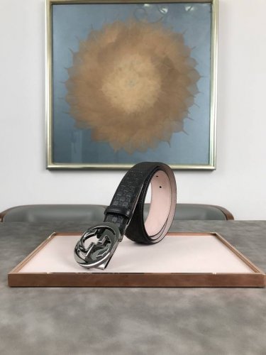 Comes with full packaging box. Gucci boutique model, perfect details, genuine go