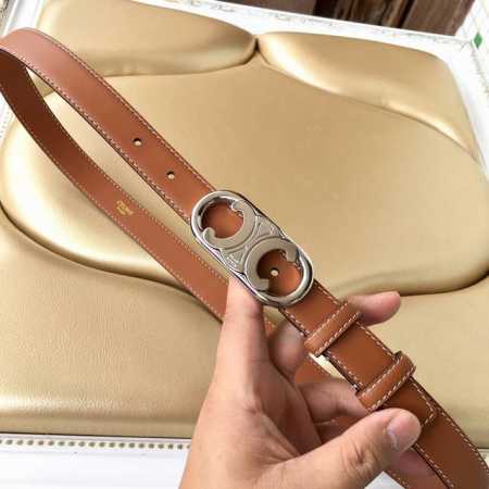 Tesai Lin Women's Clothing Counter Is Selling Hot Items. Thanks For The Customer - Click Image to Close