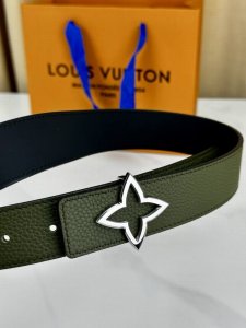 3.4cm lychee-patterned belt, crafted from fine leather and paired with a black