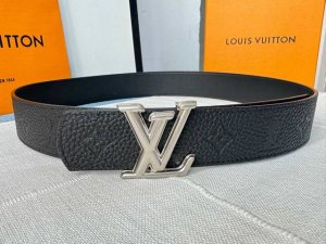 Louis Vuitton's reversible belt arrives this season with a refreshed look, vibra